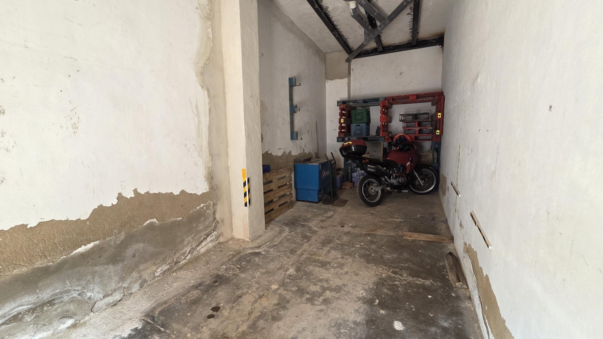 Garaje en Venta en Torrevieja - Oportunidad Única por €25,00 - foto 4