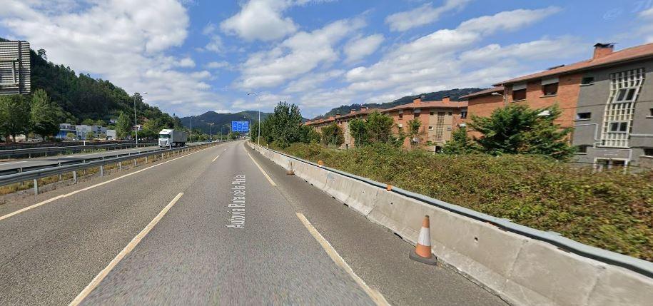 SE VENDE piso OKUPA en C Rio Caudal 21 de Mieres - foto 4
