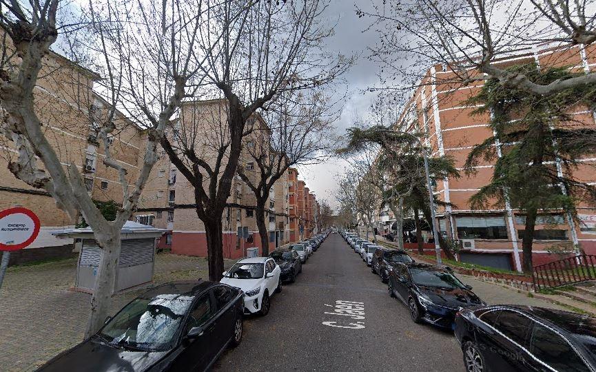 SE VENDE piso OKUPA en C CALLE PRIEGO DE CORDOBA - foto 2