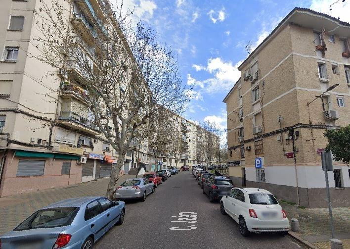 SE VENDE piso OKUPA en C CALLE PRIEGO DE CORDOBA - foto 4