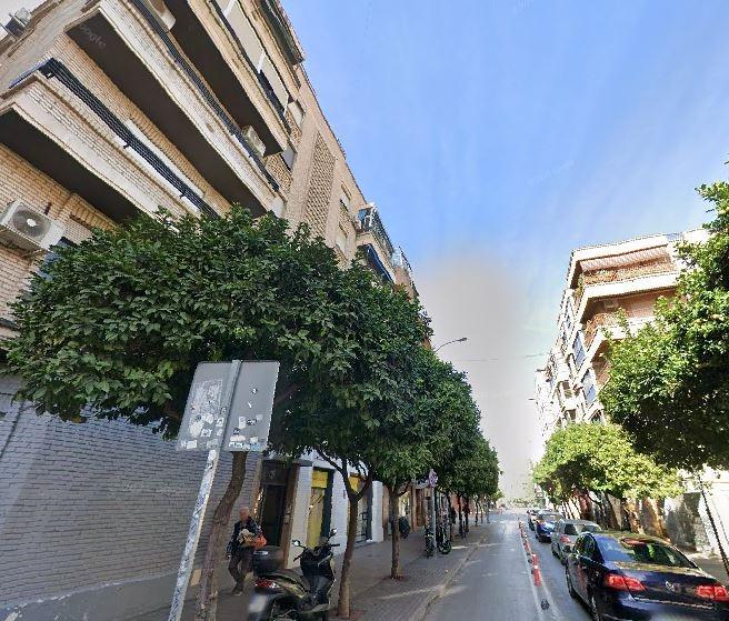 SE VENDE local comercial OKUPA en C CALLE OBISPO FRUTOS (loc - foto 2