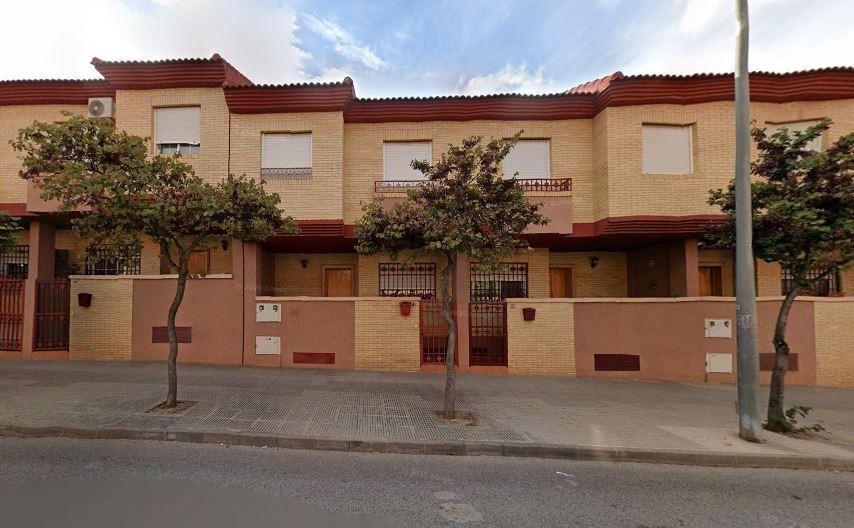 SE VENDE piso OKUPA en C AVDA  PINTOR PEDRO CANO, EDIF. ESCO - foto 3