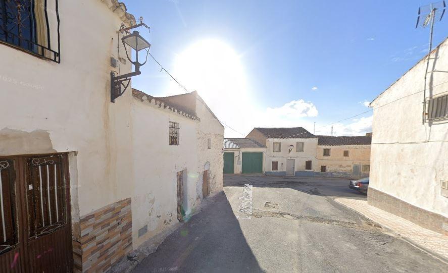 SE VENDE piso OKUPA en C CALLE JACINTO BENAVENTE - foto 4