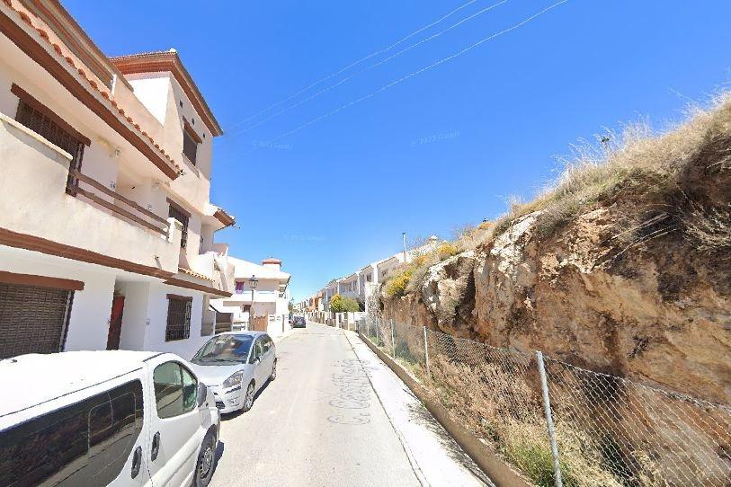 SE VENDE piso OKUPA en C CAÑADA CASTILLEJO  de Cogollos de - foto 2