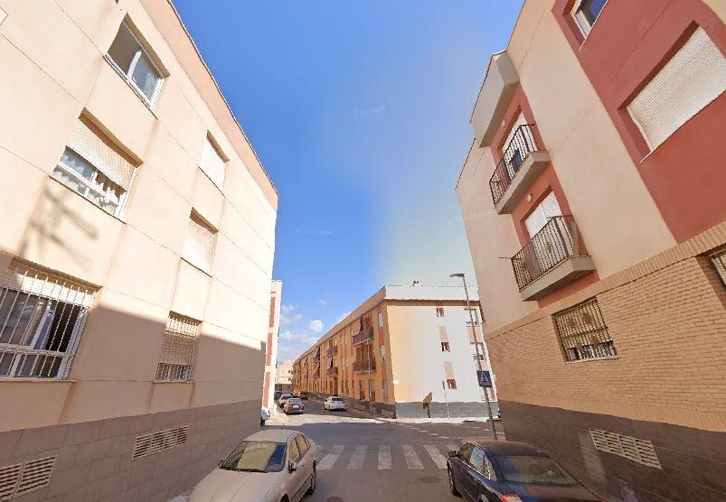 SE VENDE piso OKUPA en C Ismael Merlo  2 de Roquetas de Mar - foto 3