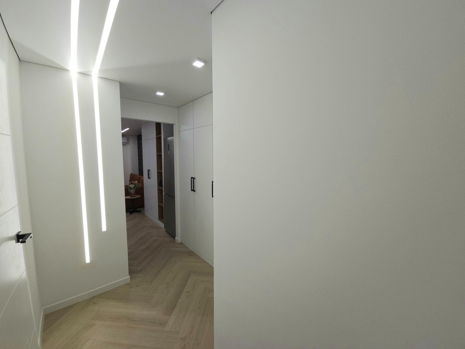 Apartamento moderno en pleno corazón de Torrevieja: diseño,  - foto 11