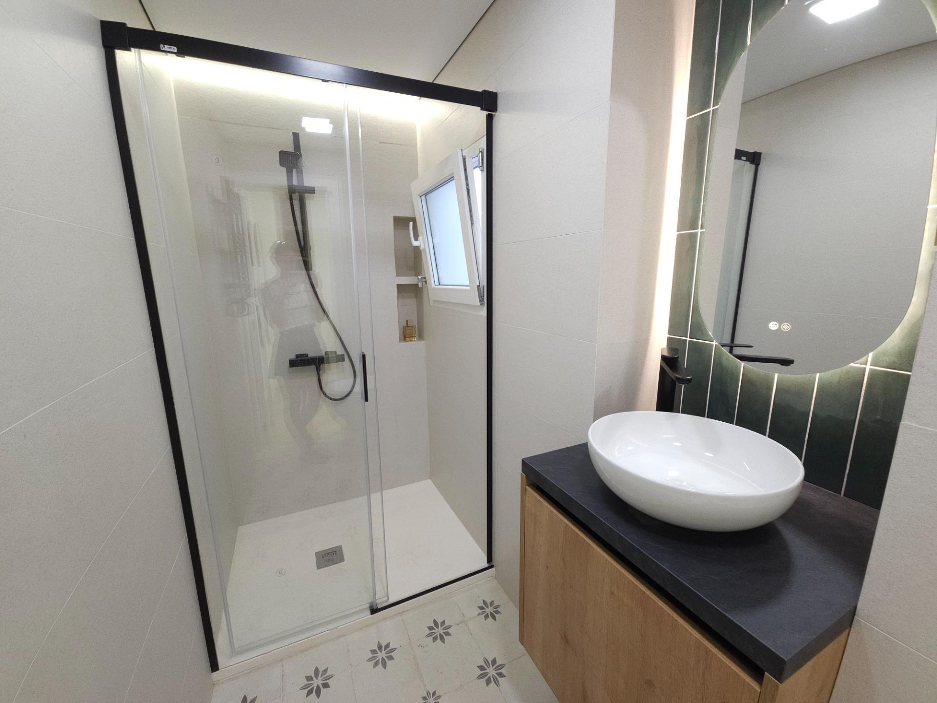 Apartamento moderno en pleno corazón de Torrevieja: diseño,  - foto 13