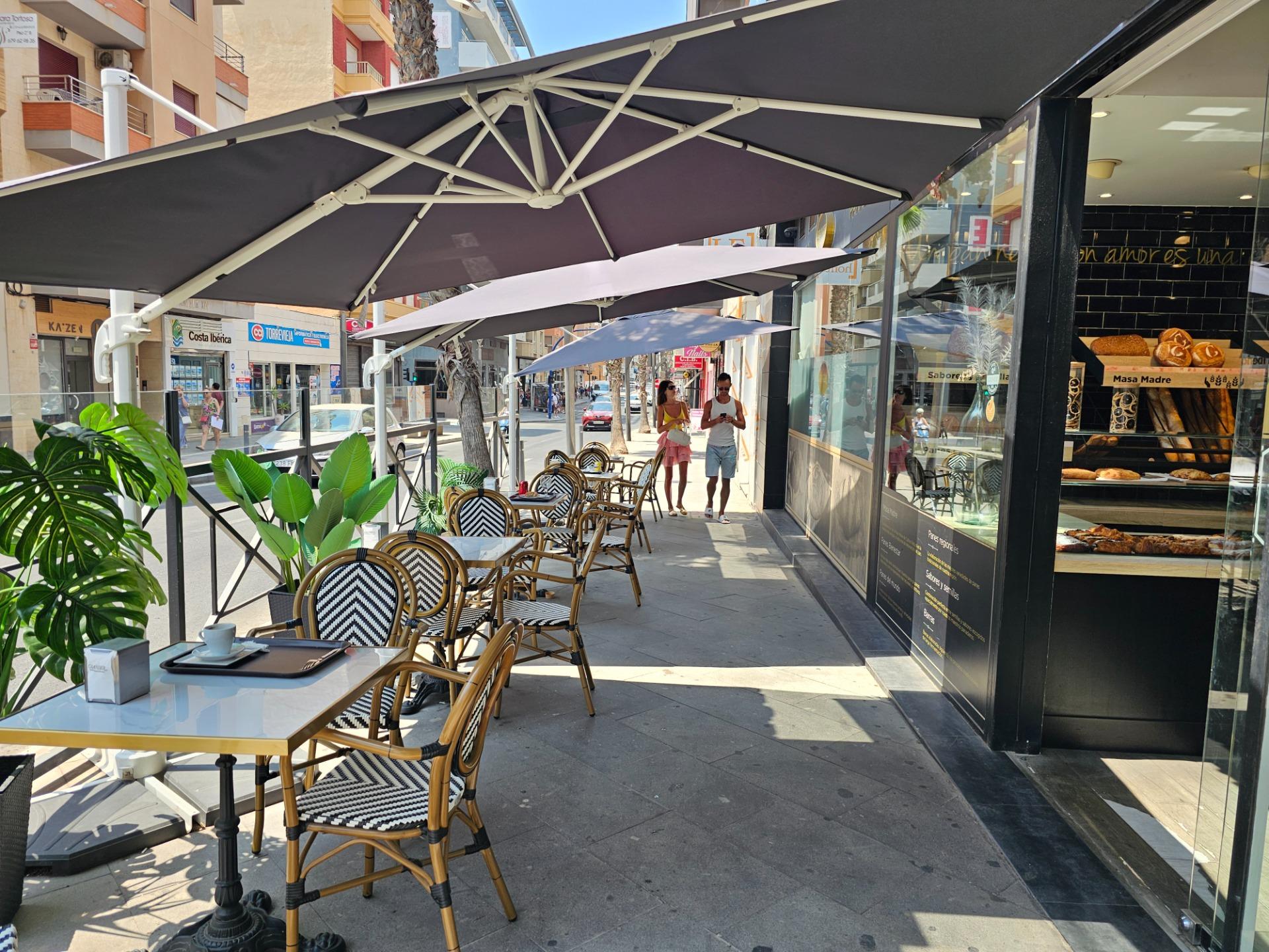 Apartamento moderno en pleno corazón de Torrevieja: diseño,  - foto 17