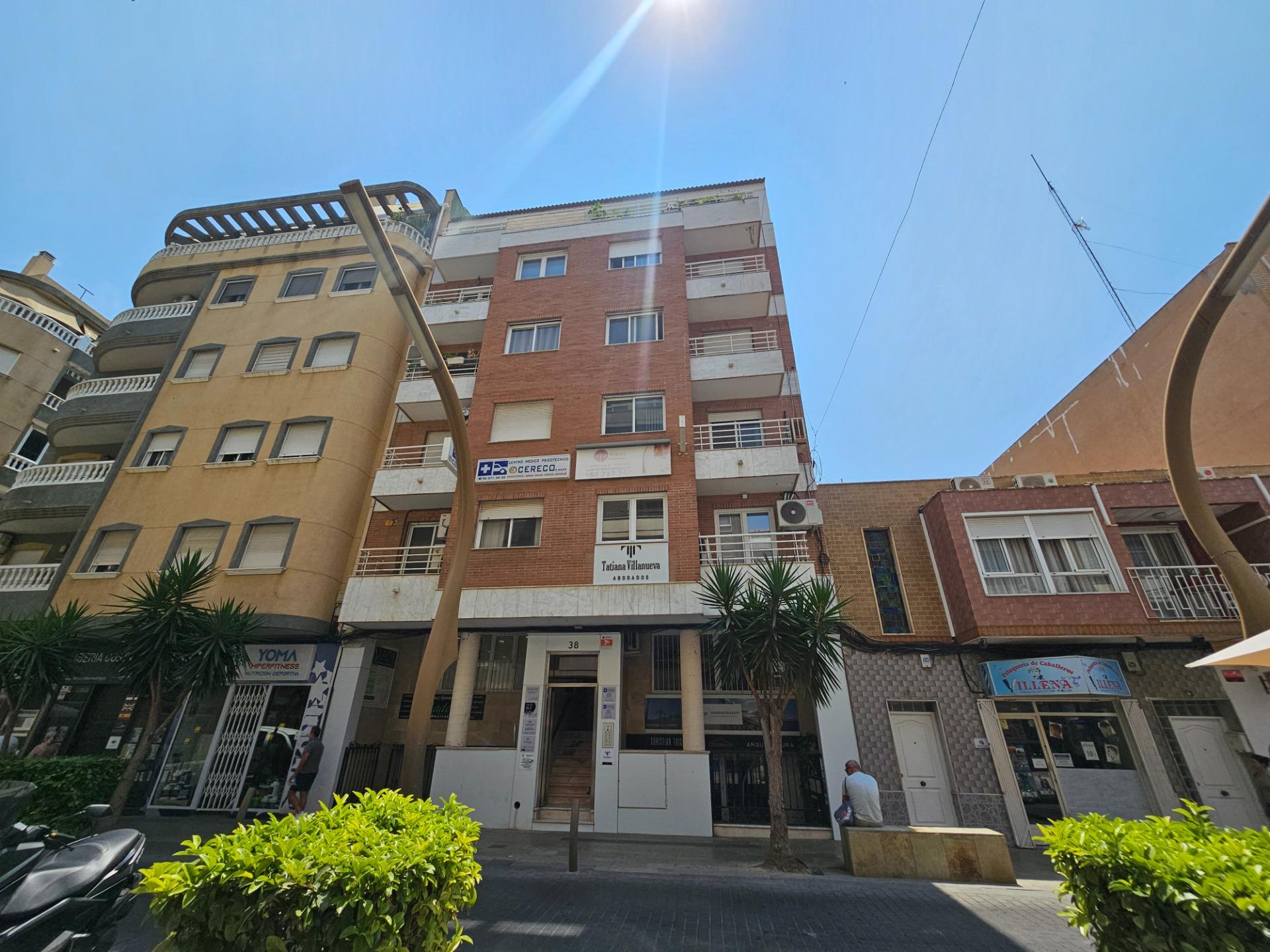 Apartamento moderno en pleno corazón de Torrevieja: diseño,  - foto 18