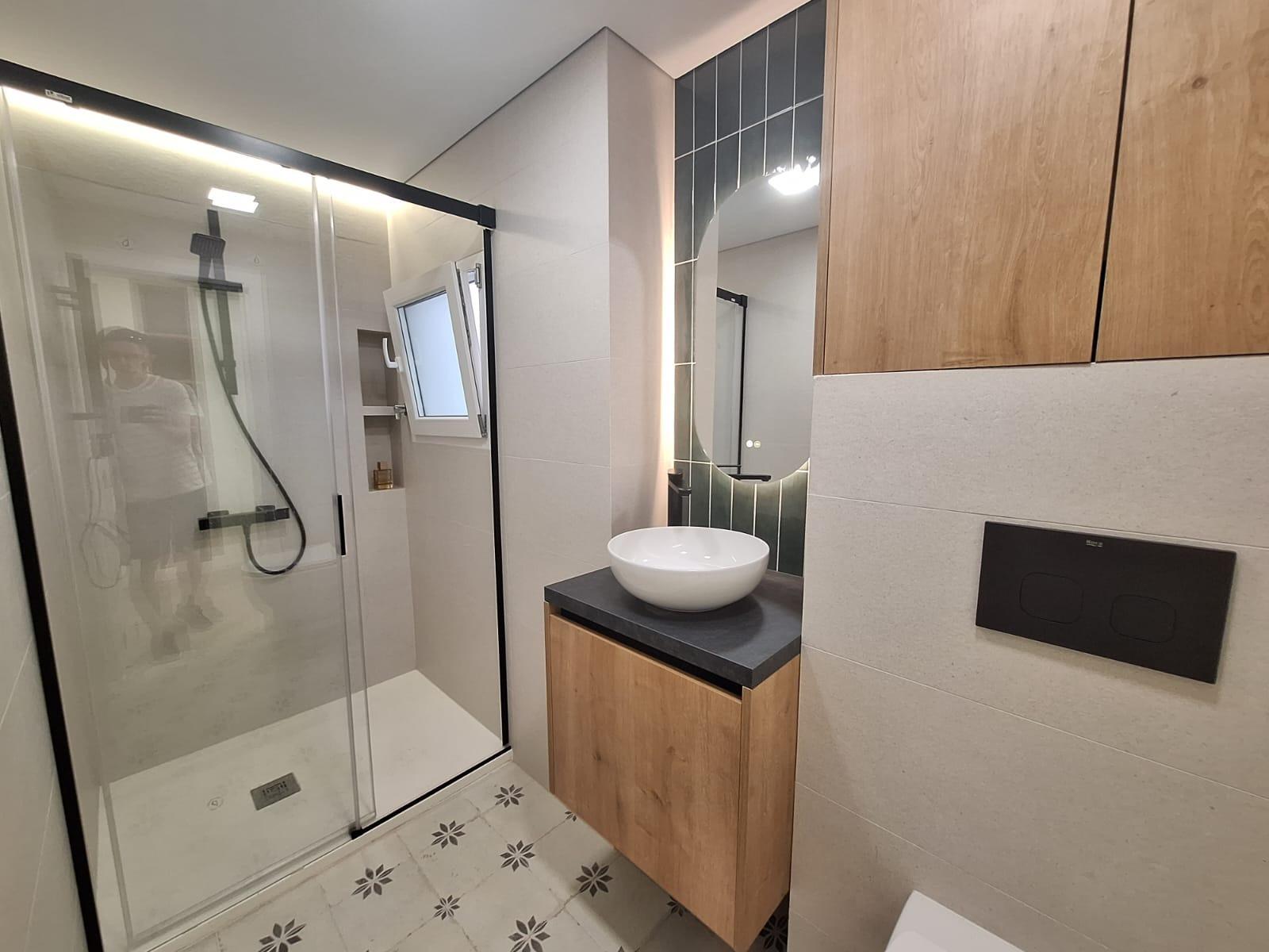 Apartamento moderno en pleno corazón de Torrevieja: diseño,  - foto 21