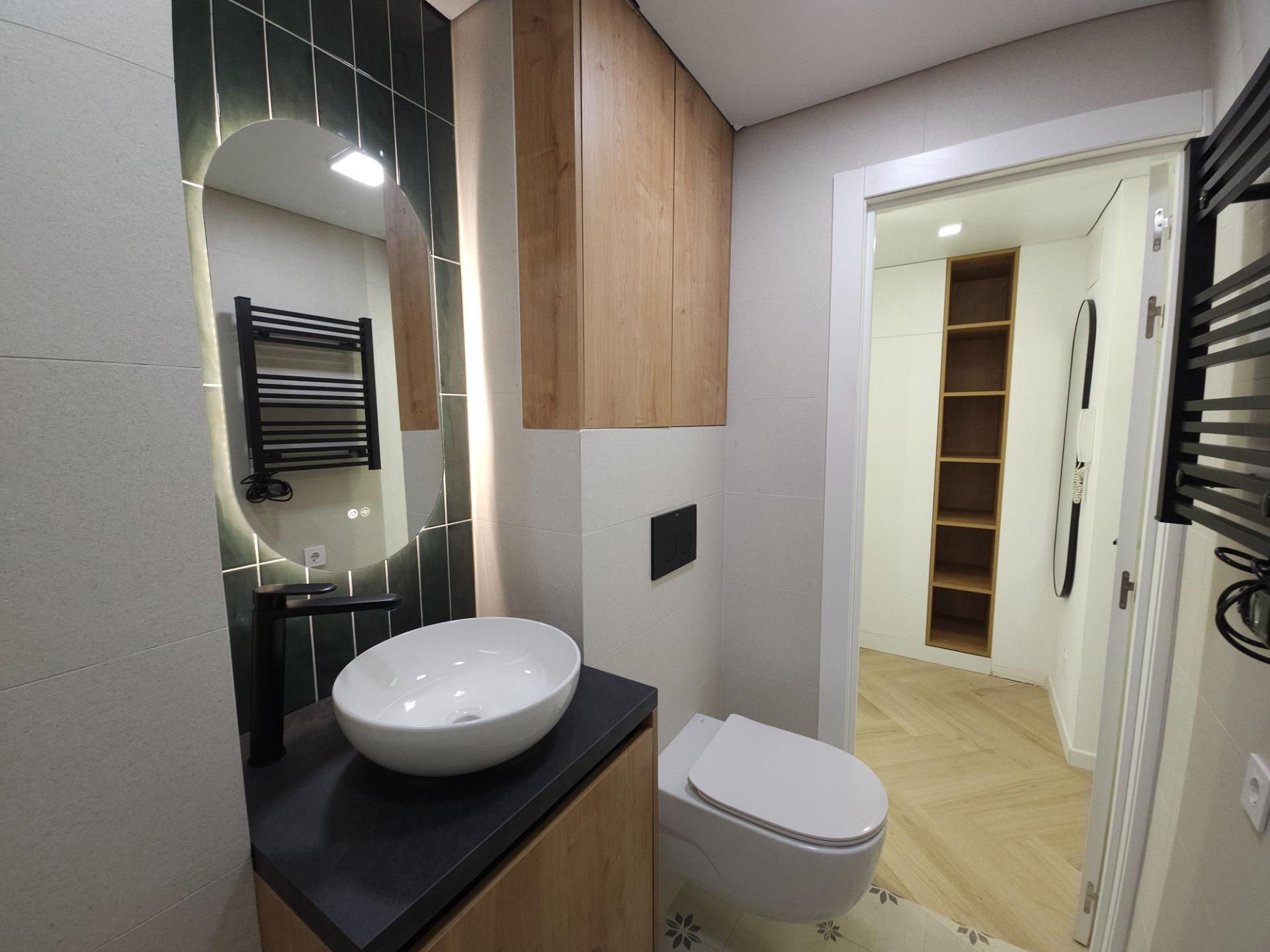 Apartamento moderno en pleno corazón de Torrevieja: diseño,  - foto 8