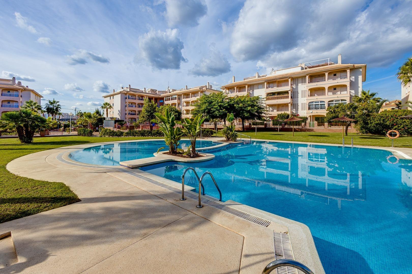 APARTAMENTO DE 2 DORMITORIOS 2 BAÑOS CON TERRAZA EN PLAYA FL