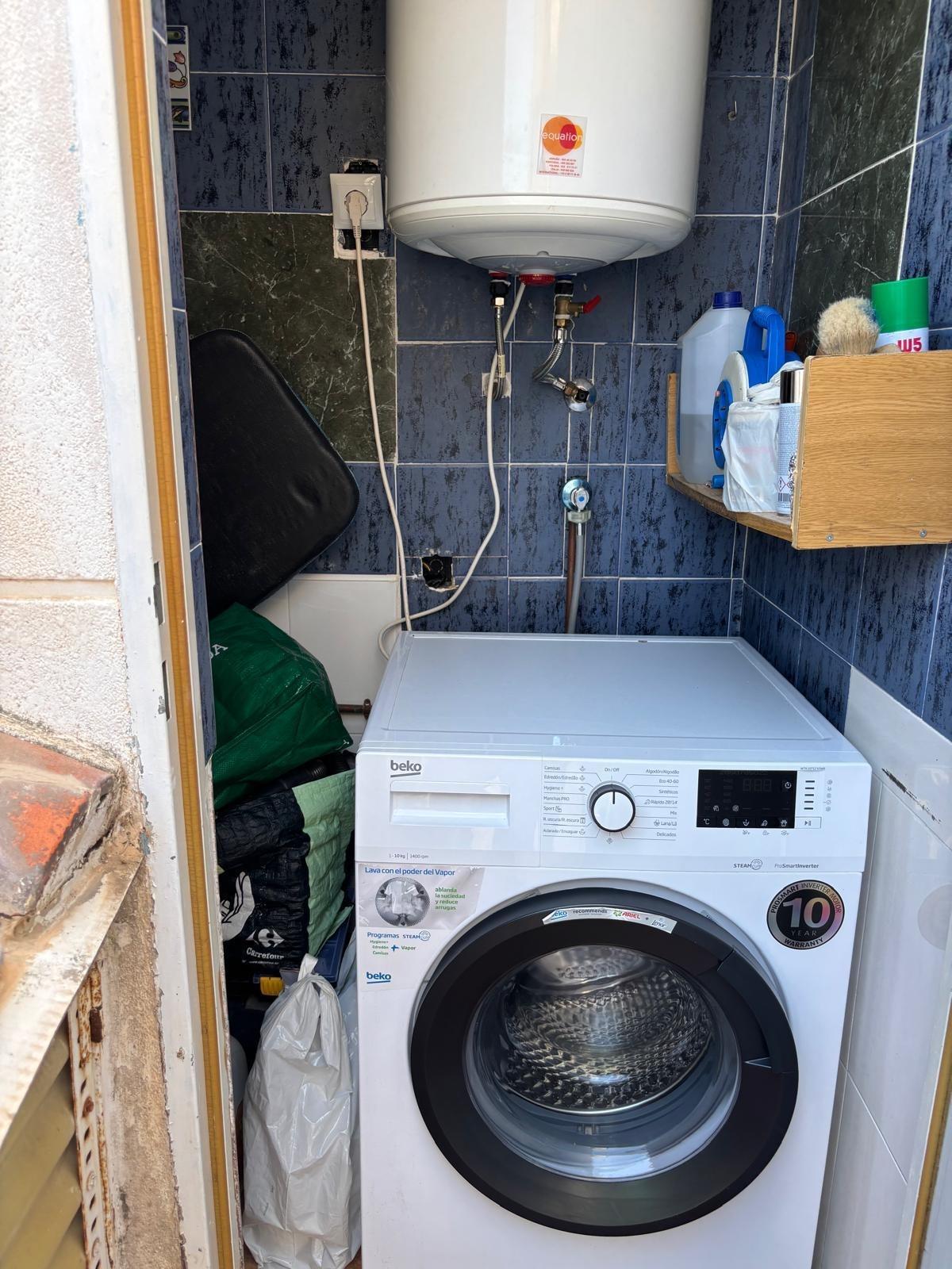 Bungalow en planta alta con solárium, piscina comunitaria y  - foto 18