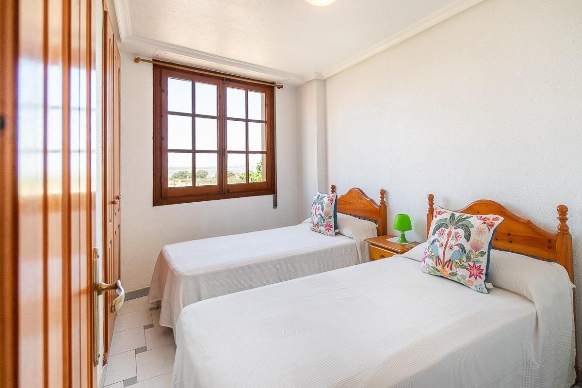 Apartamento en La Mata cerca del mar en Torrevieja - foto 3