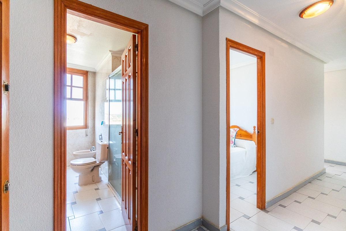 Apartamento en La Mata cerca del mar en Torrevieja - foto 9