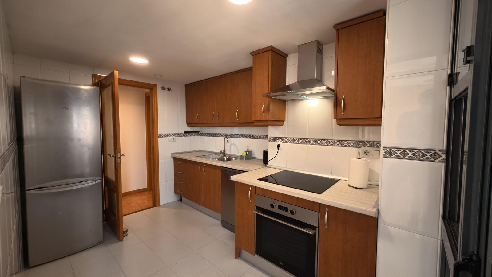 SE ALQUILA APARTAMENTO EN PONIENTE BENIDORM - foto 4