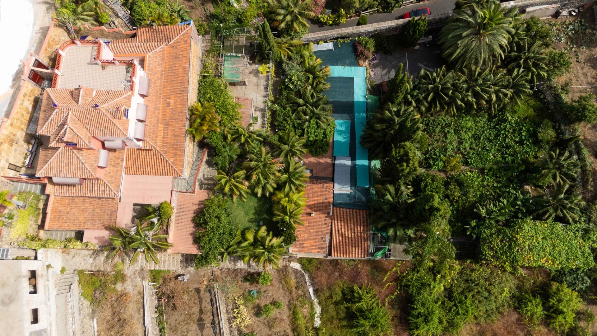 EDIFICIO DE 3 VIVIENDAS Y TERRENO URBANO-RÚSTICO EN ICOD DE  - foto 3