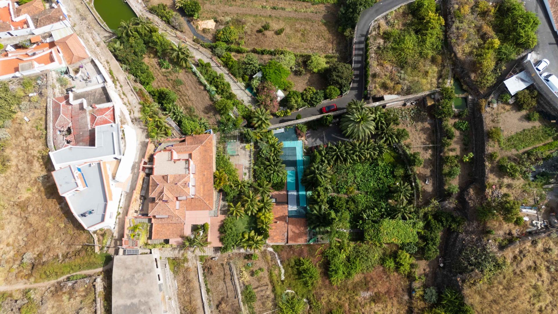 EDIFICIO DE 3 VIVIENDAS Y TERRENO URBANO-RÚSTICO EN ICOD DE  - foto 5