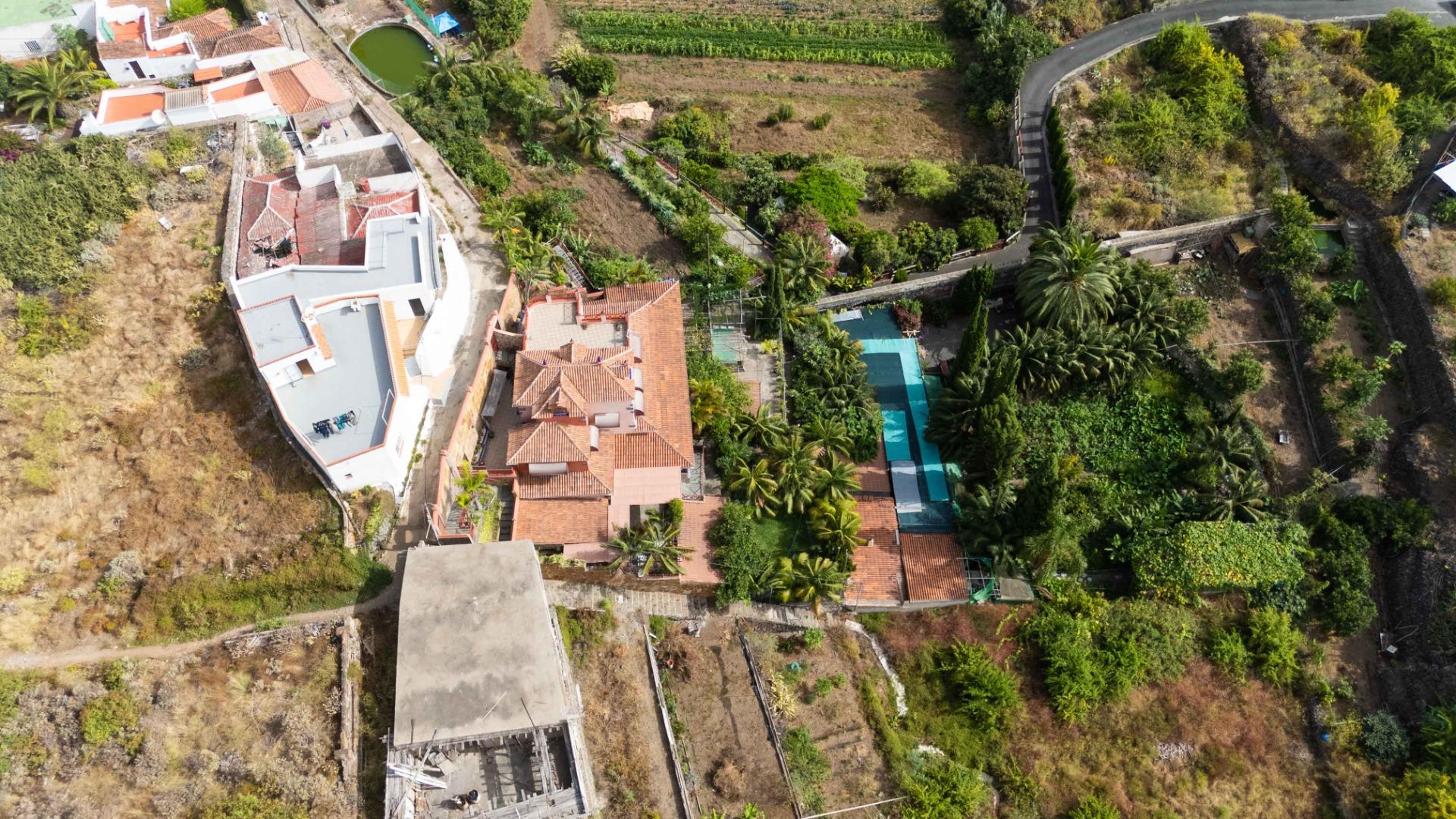 EDIFICIO DE 3 VIVIENDAS Y TERRENO URBANO-RÚSTICO EN ICOD DE  - foto 9