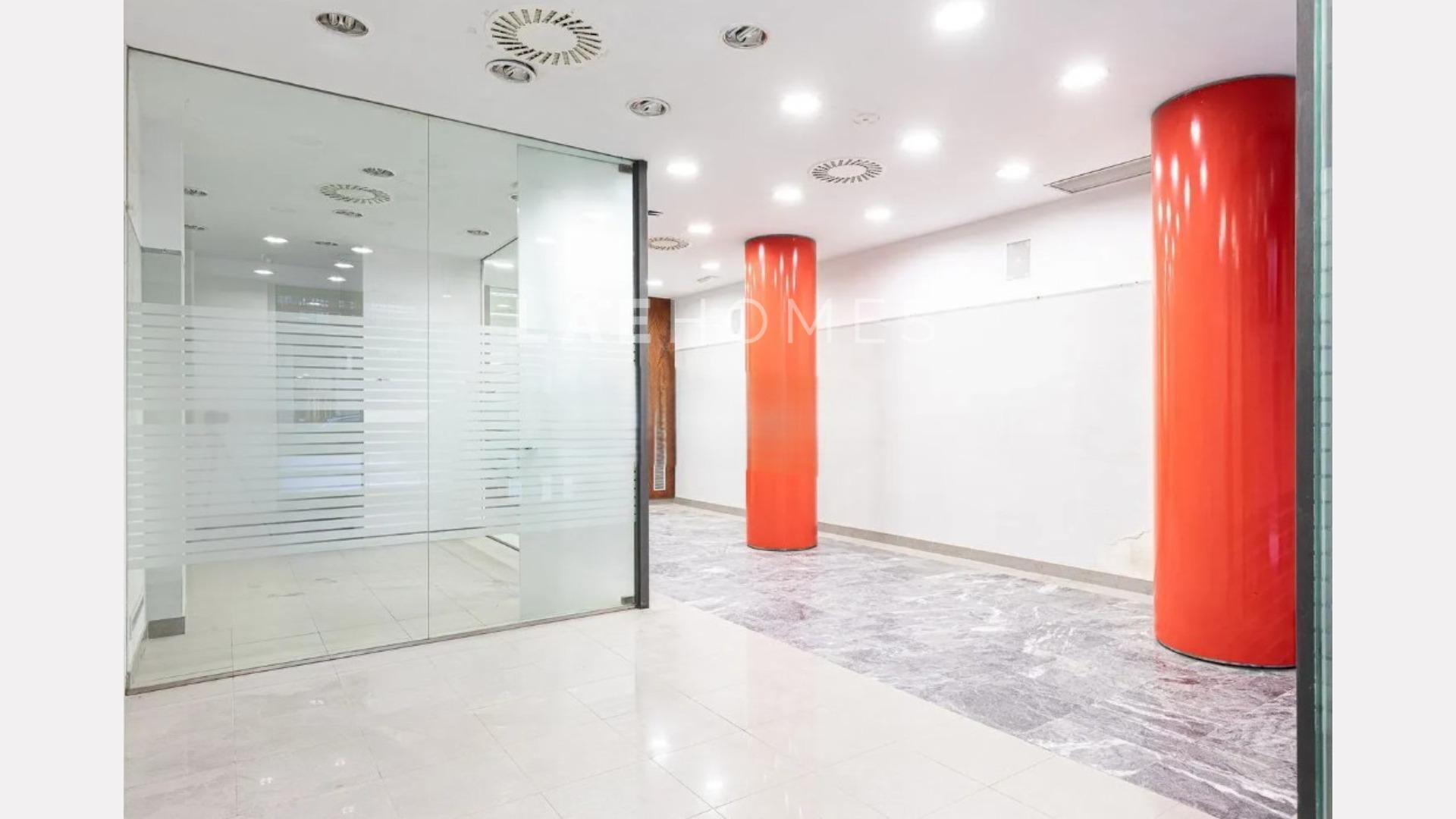 Local comercial en Egia. Ubicación privilegiada con tránsito - foto 4