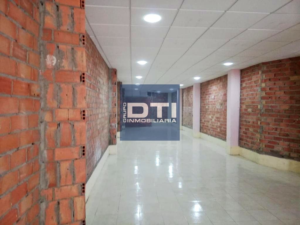 Local en venta en c. juan ramón jiménez, 9, Bormujos, Sevill - foto 3