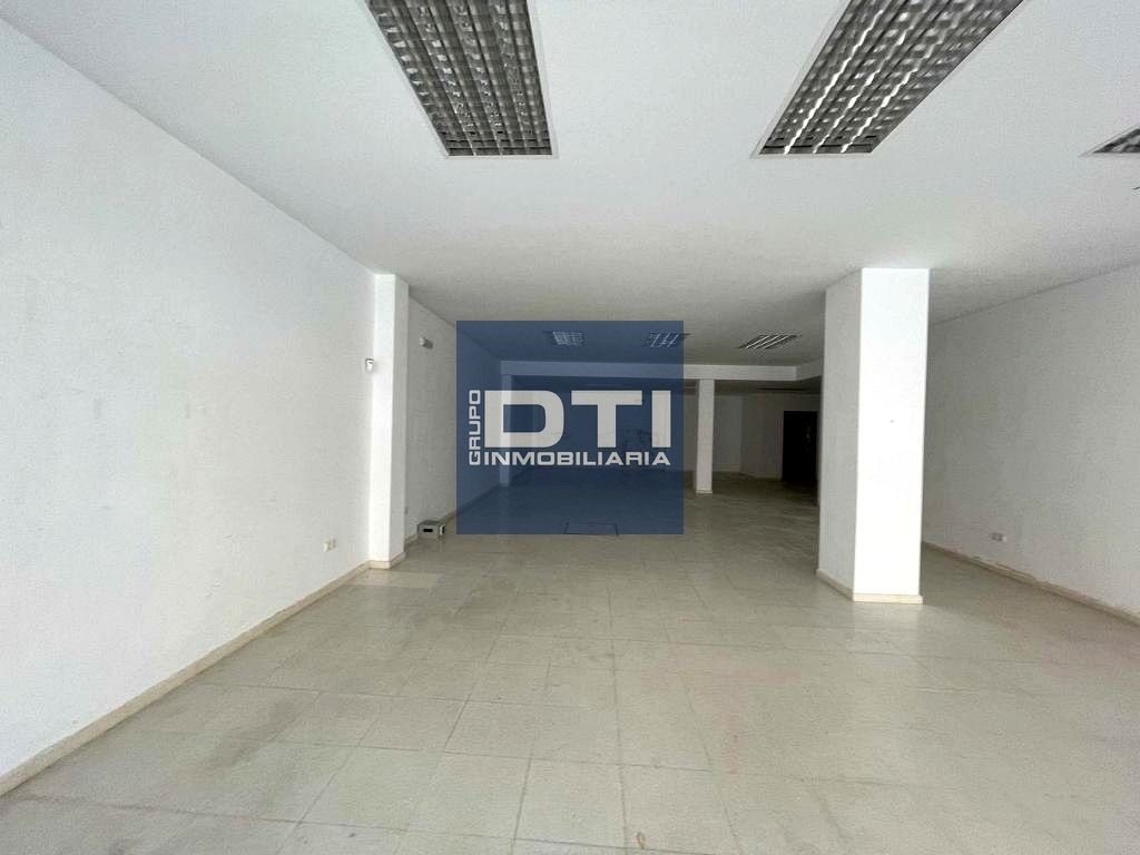 Local en venta en avda. primero de mayo, 142, Coria Del Rio, - foto 2
