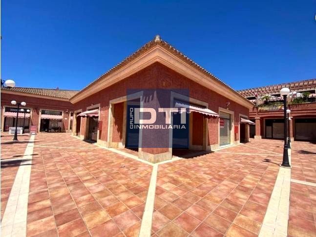 Local en venta en paseo golf del 11, centro comercial la hac