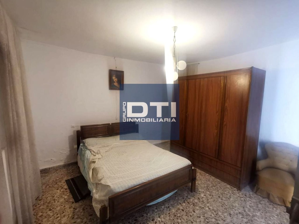 Casa en venta en Balazote de 200 m² con patio, 3 dormitorios - foto 2