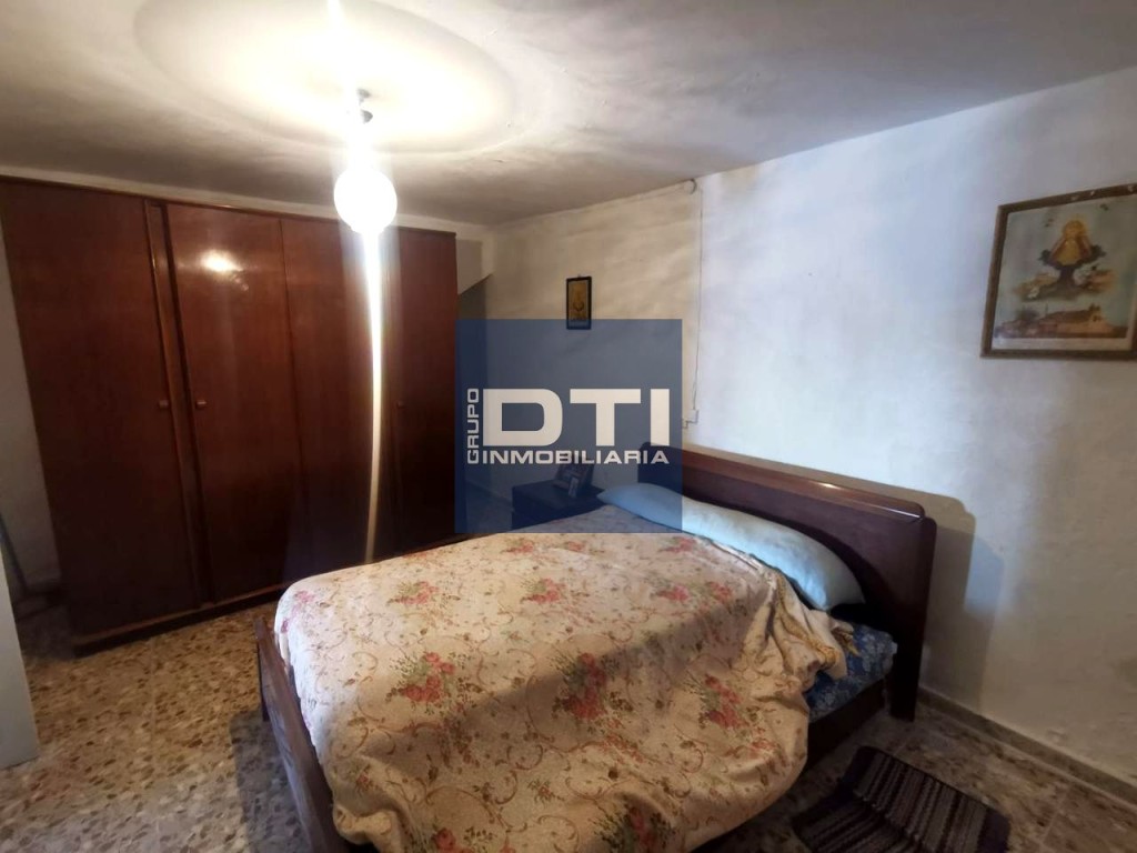Casa en venta en Balazote de 200 m² con patio, 3 dormitorios - foto 3