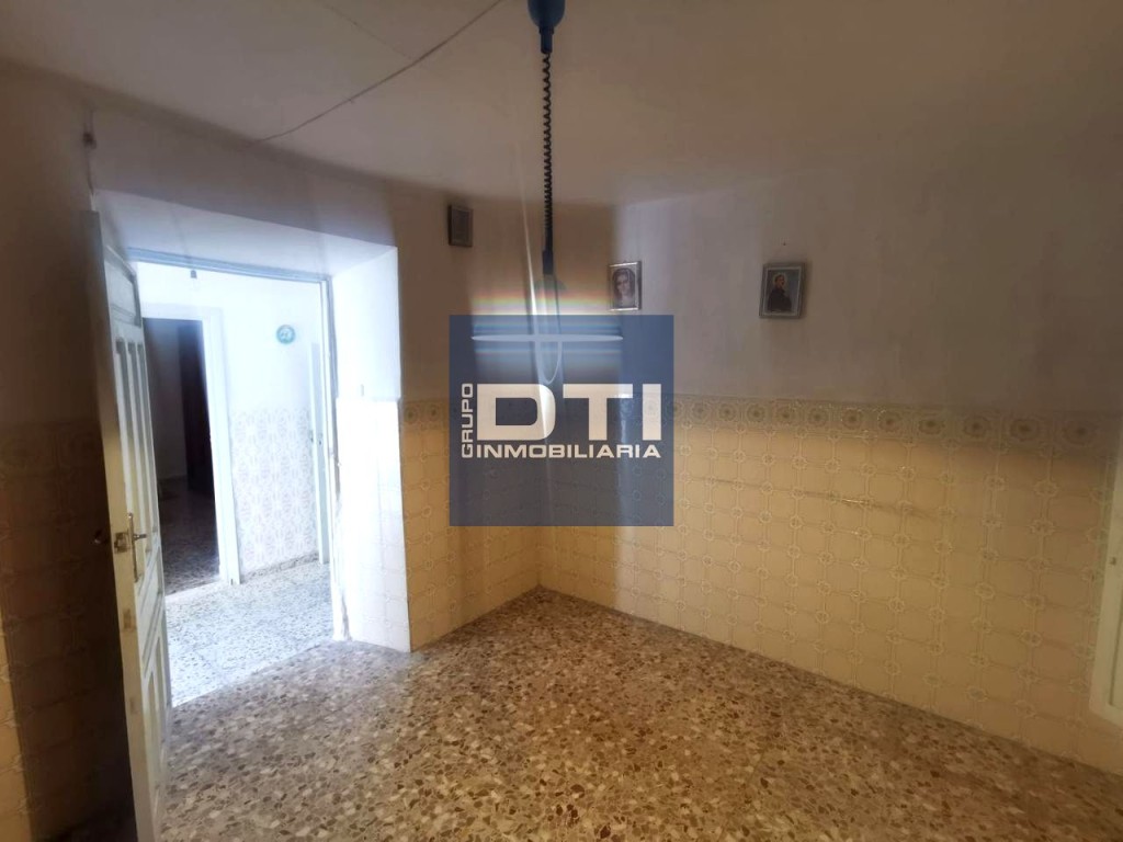 Casa en venta en Balazote de 200 m² con patio, 3 dormitorios - foto 5