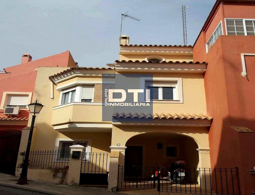 Casa en venta en c. camilo jose cela, 51, Castilleja De Guzm