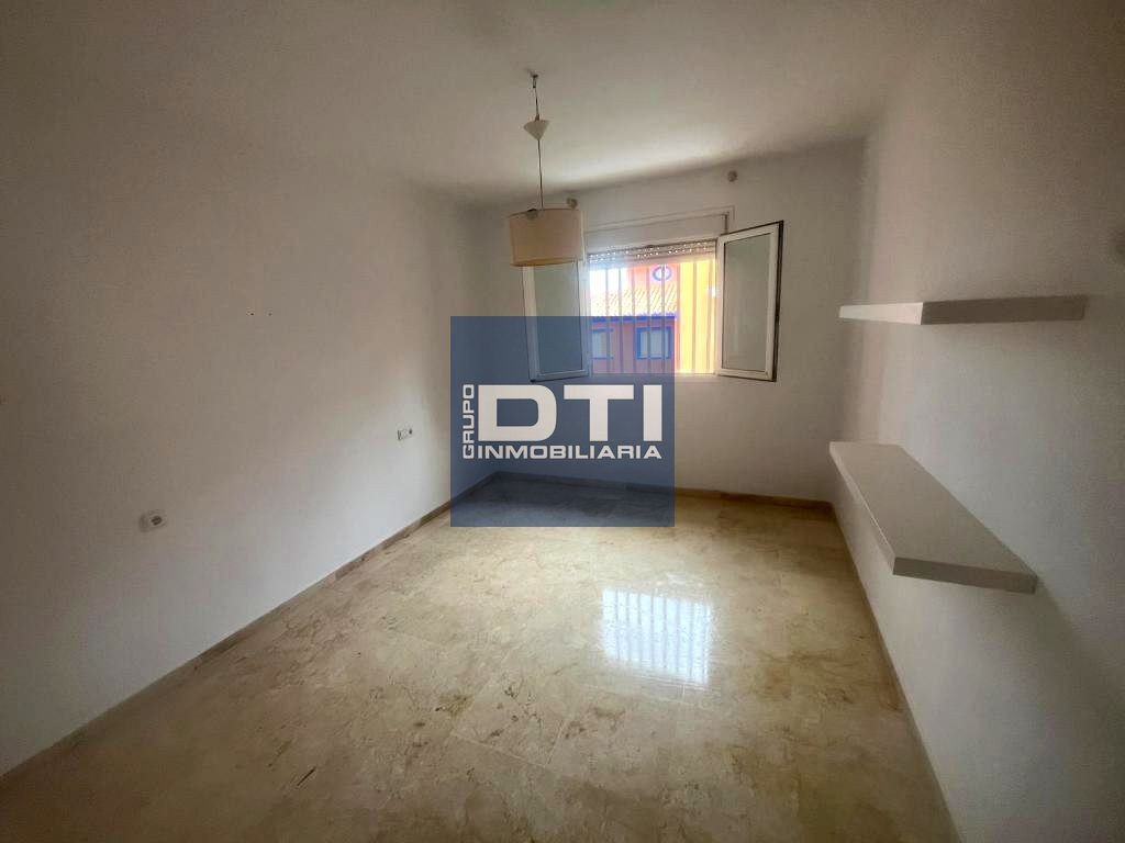 Casa en venta en c. camilo jose cela, 51, Castilleja De Guzm - foto 2