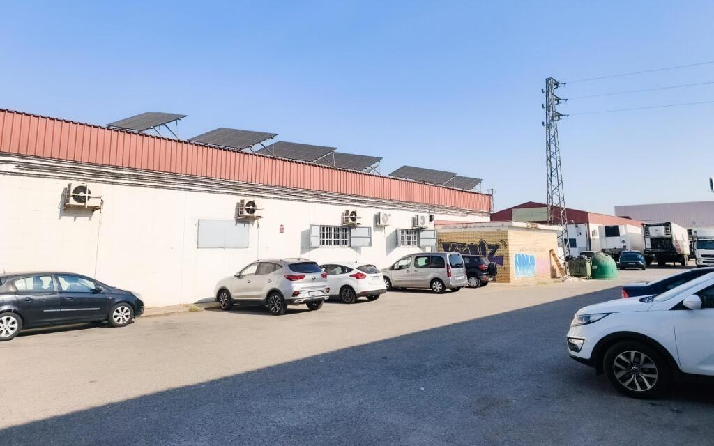 Nave industrial con cámaras frigoríficas en venta – Polígono - foto 2