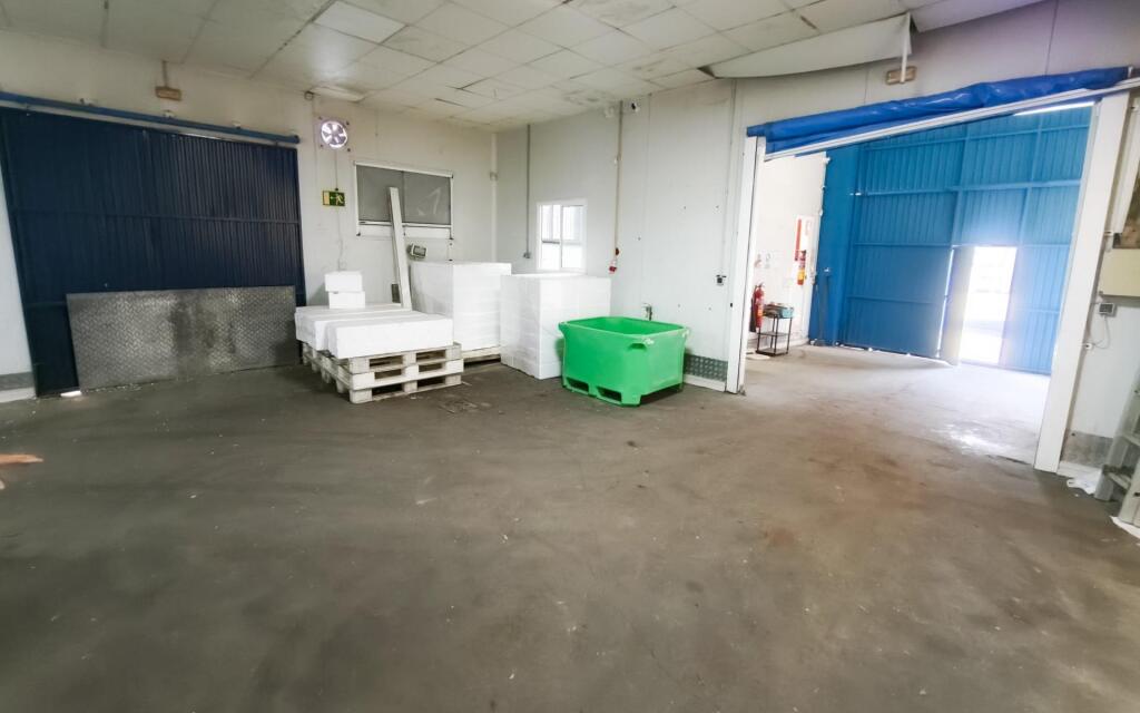 Nave industrial con cámaras frigoríficas en venta – Polígono - foto 13