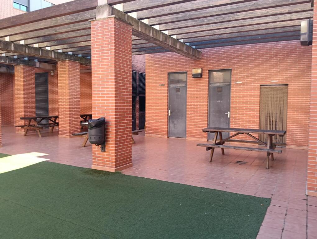 Amplio Local Comercial en Fuenmayor - Oportunidad Única - foto 2