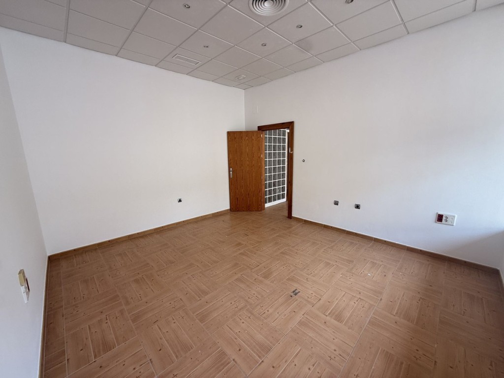 Local comercial en Alquiler en San Roque Cádiz - foto 5