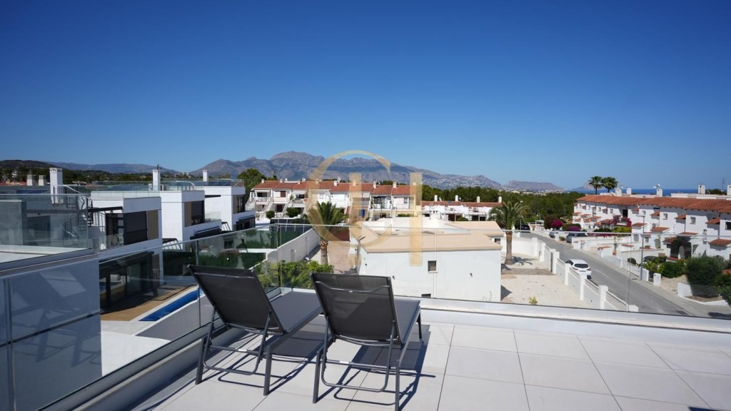 Exclusiva Villa de Diseño Contemporáneo con Piscina Privada  - foto 6