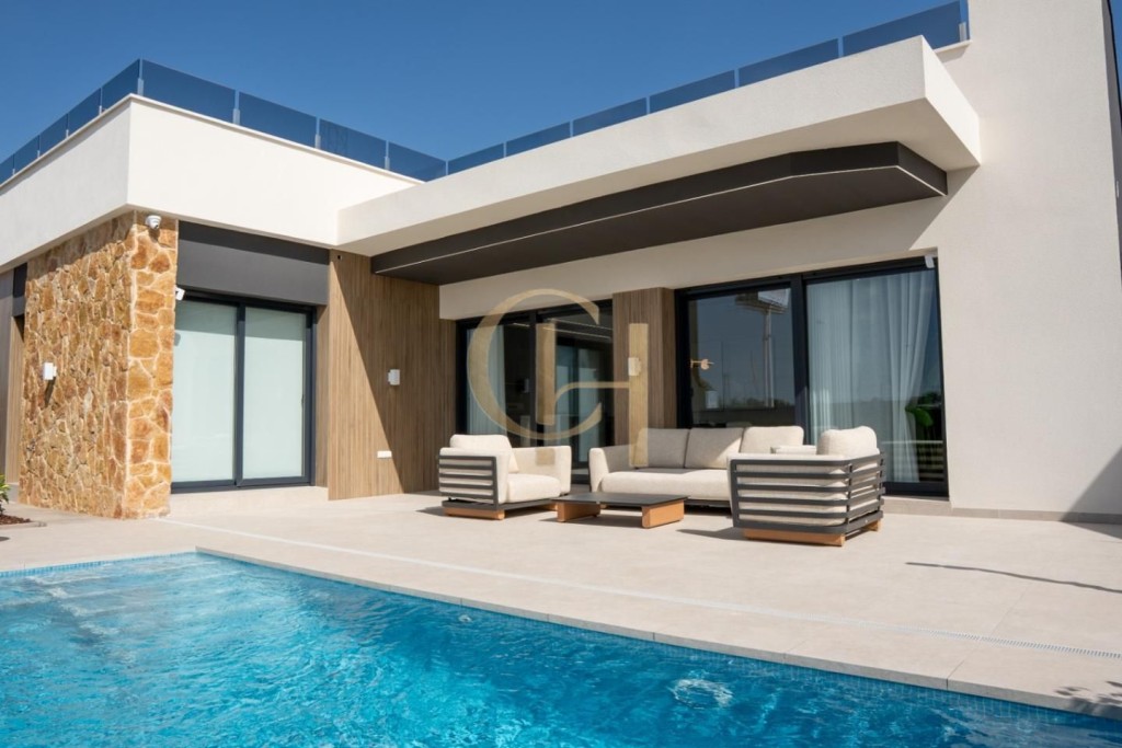 Chalet en venta de 3 dormitorios en Guardamar del Segura