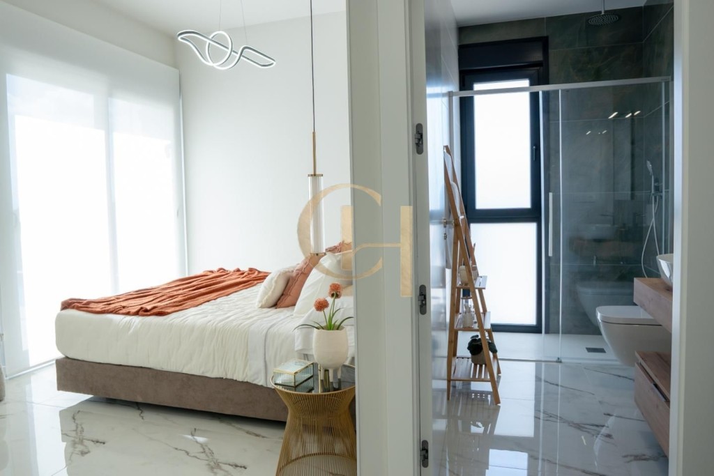 Chalet en venta de 3 dormitorios en Guardamar del Segura - foto 18