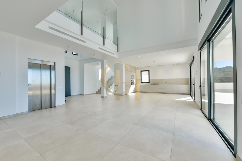 Exclusiva villa con vistas al mar y diseño único - foto 12