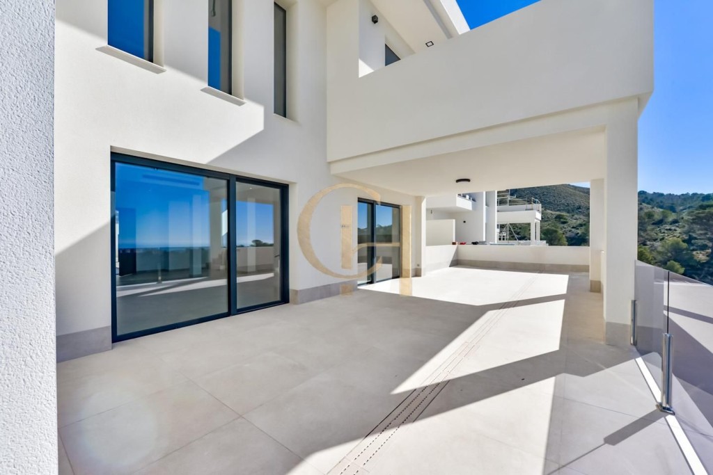 Exclusiva villa con vistas al mar y diseño único - foto 20