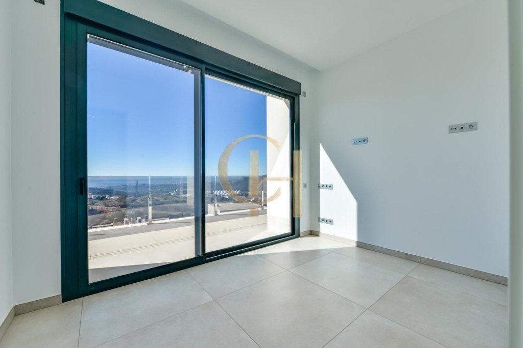 Exclusiva villa con vistas al mar y diseño único - foto 22
