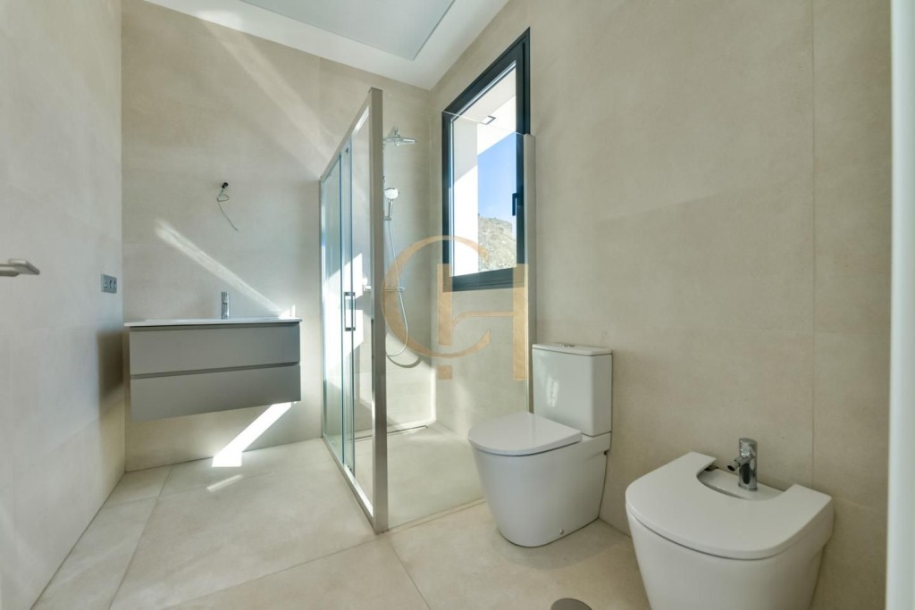 Exclusiva villa con vistas al mar y diseño único - foto 29