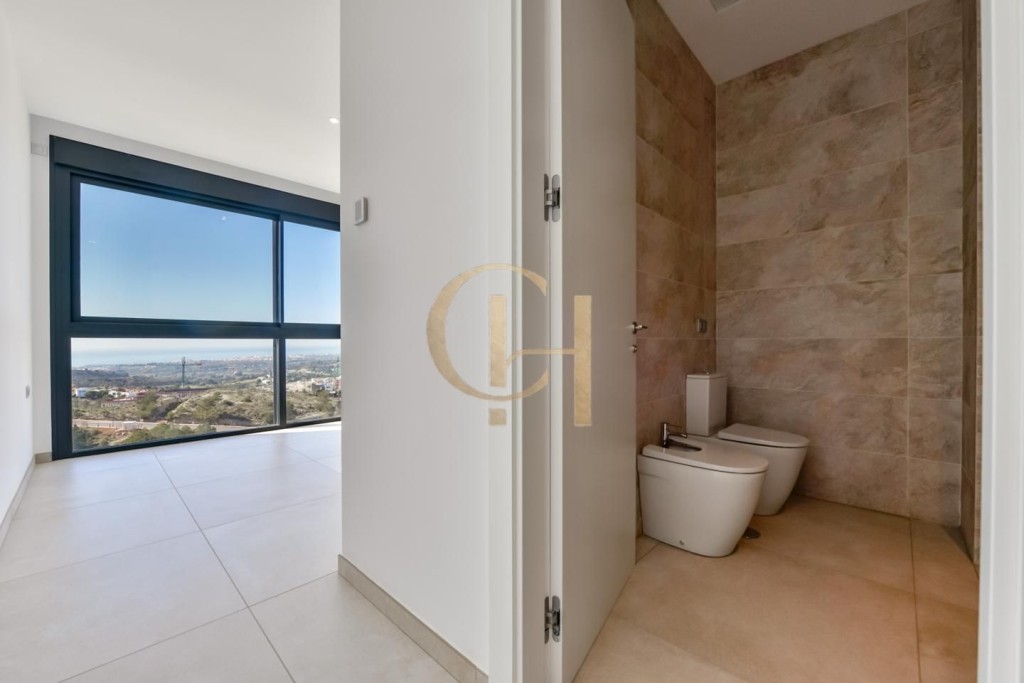 Exclusiva villa con vistas al mar y diseño único - foto 35