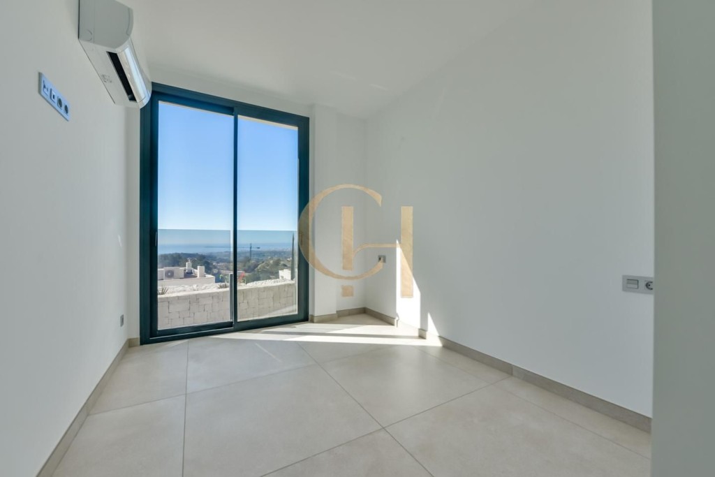 Exclusiva villa con vistas al mar y diseño único - foto 50