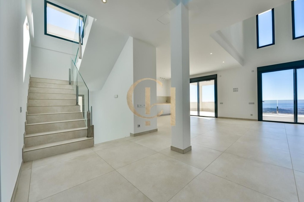 Exclusiva villa con vistas al mar y diseño único - foto 7