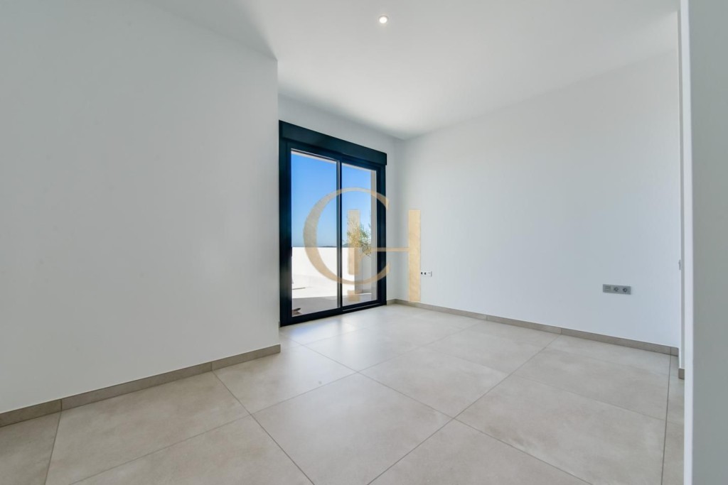 Exclusiva villa con vistas al mar y diseño único - foto 8