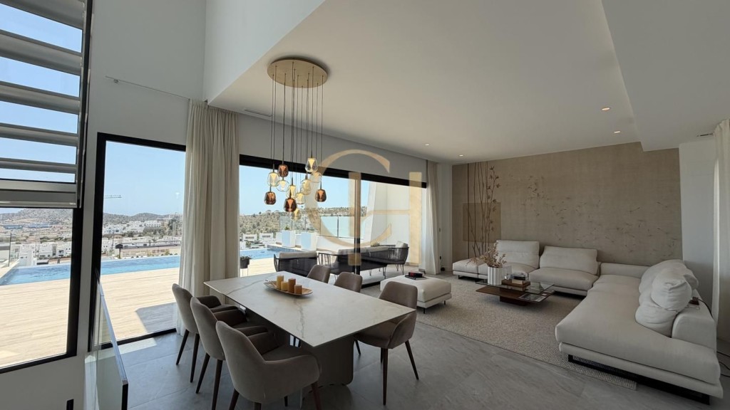 Luxury Villa con piscina infinita y vistas al mar en Finestr