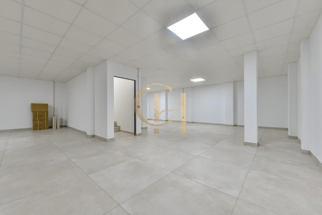 Moderna villa independiente con piscina privada y garaje - foto 12