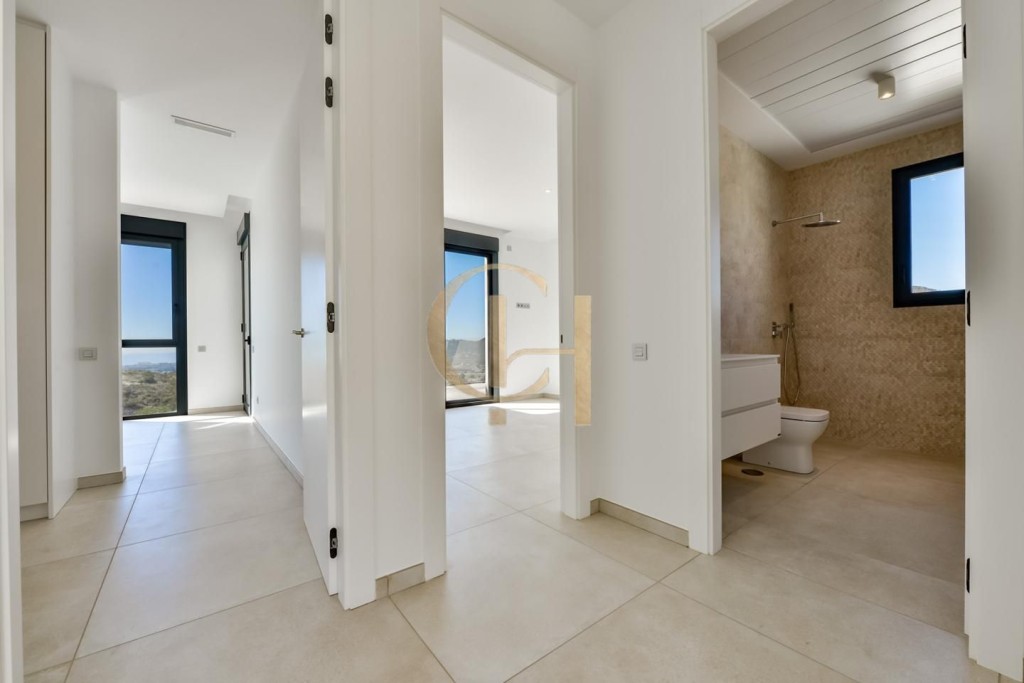 Moderna villa independiente con piscina privada y garaje - foto 15